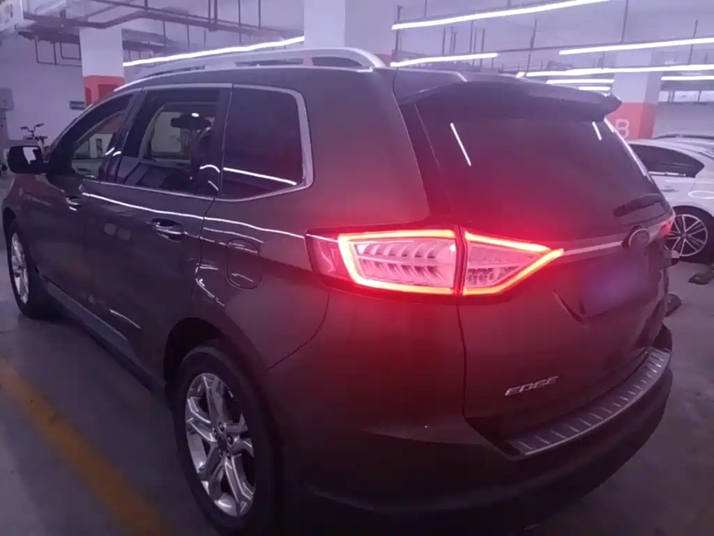 Фото 6 - Ford Edge