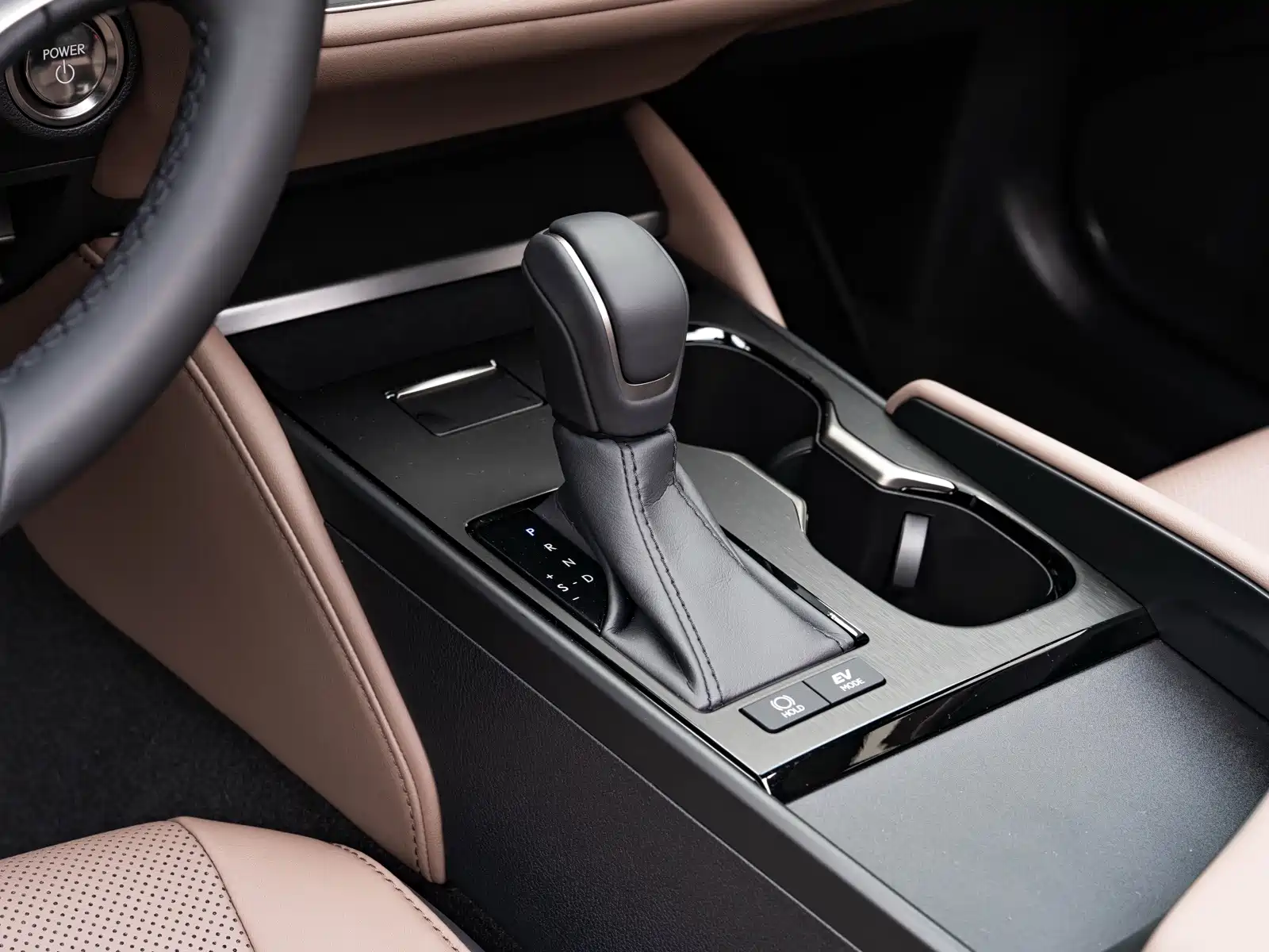 Фото 15 - Lexus ES