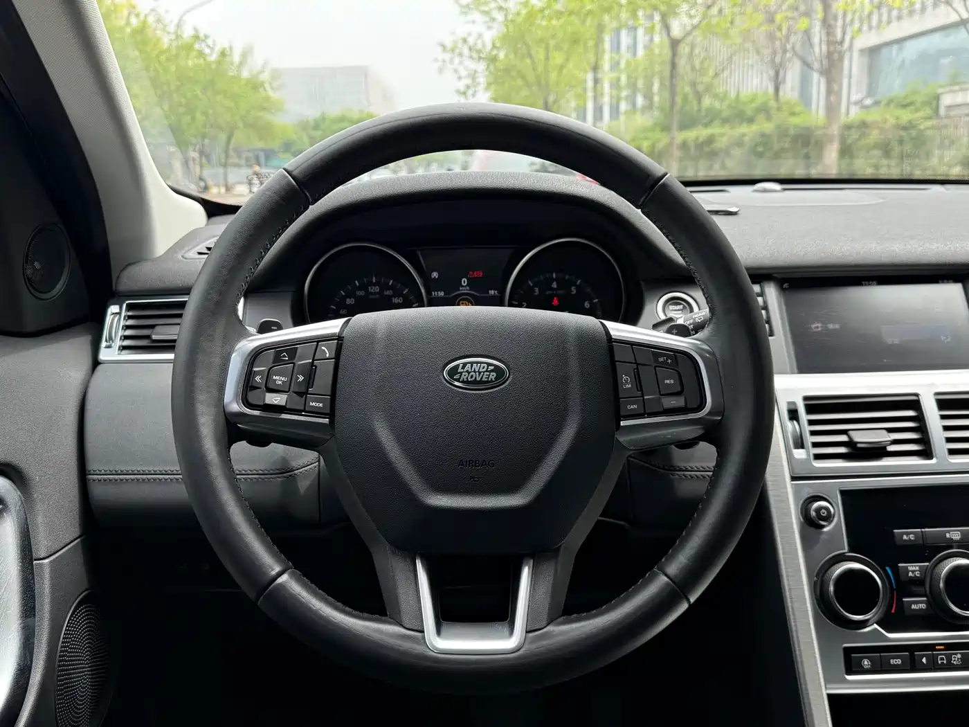 Land Rover Discovery Sport 2018 240PS SE Edition фото 23