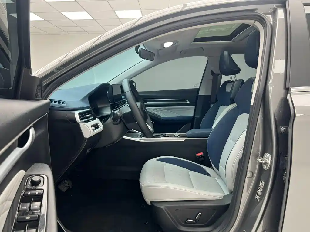 Фото 14 - Geely Emgrand
