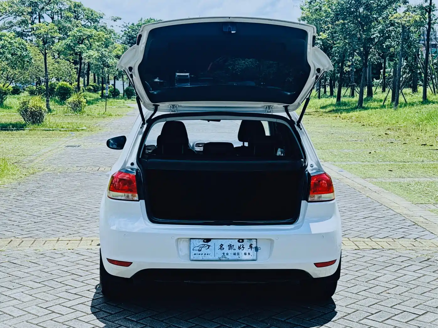 Фото 18 - Volkswagen Golf
