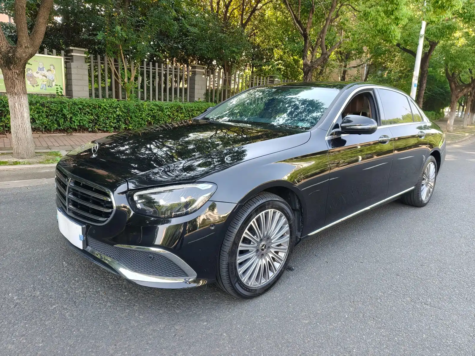 Photo 2 - Mercedes-Benz E-Class