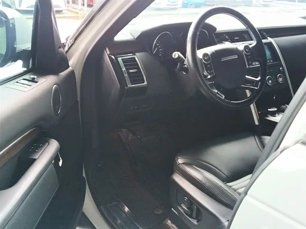 Land Rover Discovery 2017 3.0 SC V6 HSE фото 16