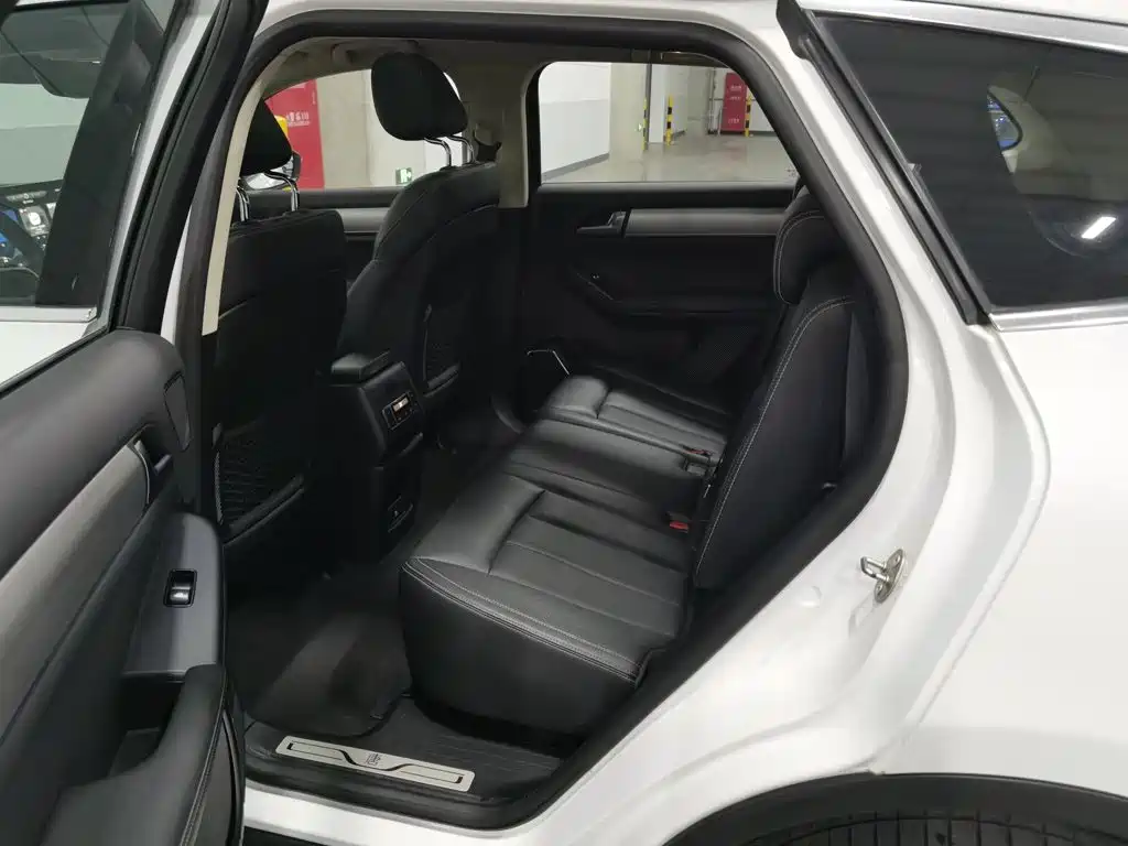 BYD Tang 2018 2018 2.0T Automatic Smart Connection Honor Edition 7-Seater China V