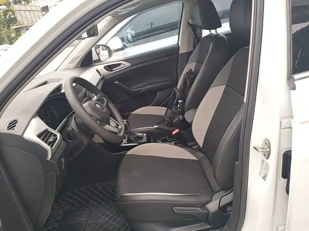 Volkswagen Tacqua 2024 2023 Model 200TSI DSG Joy Smart Connect Edition