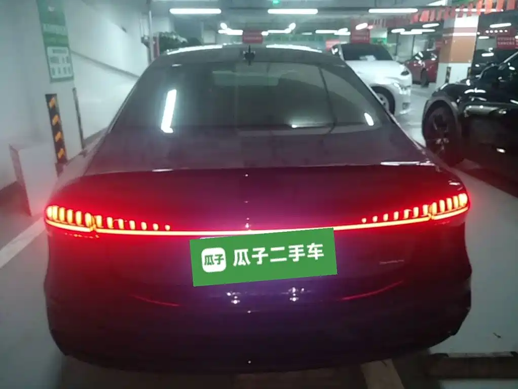 Фото 6 - Audi A7L