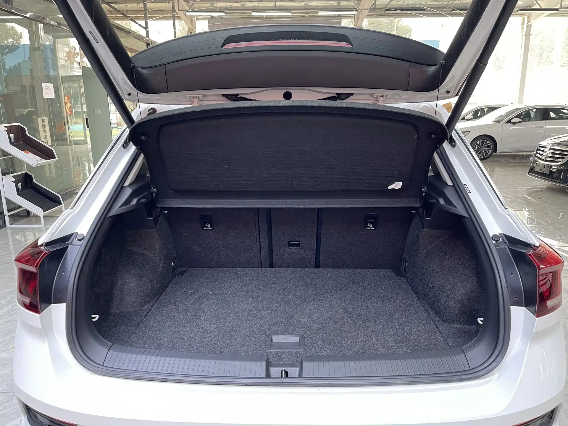 Фото 19 - Volkswagen T-ROC