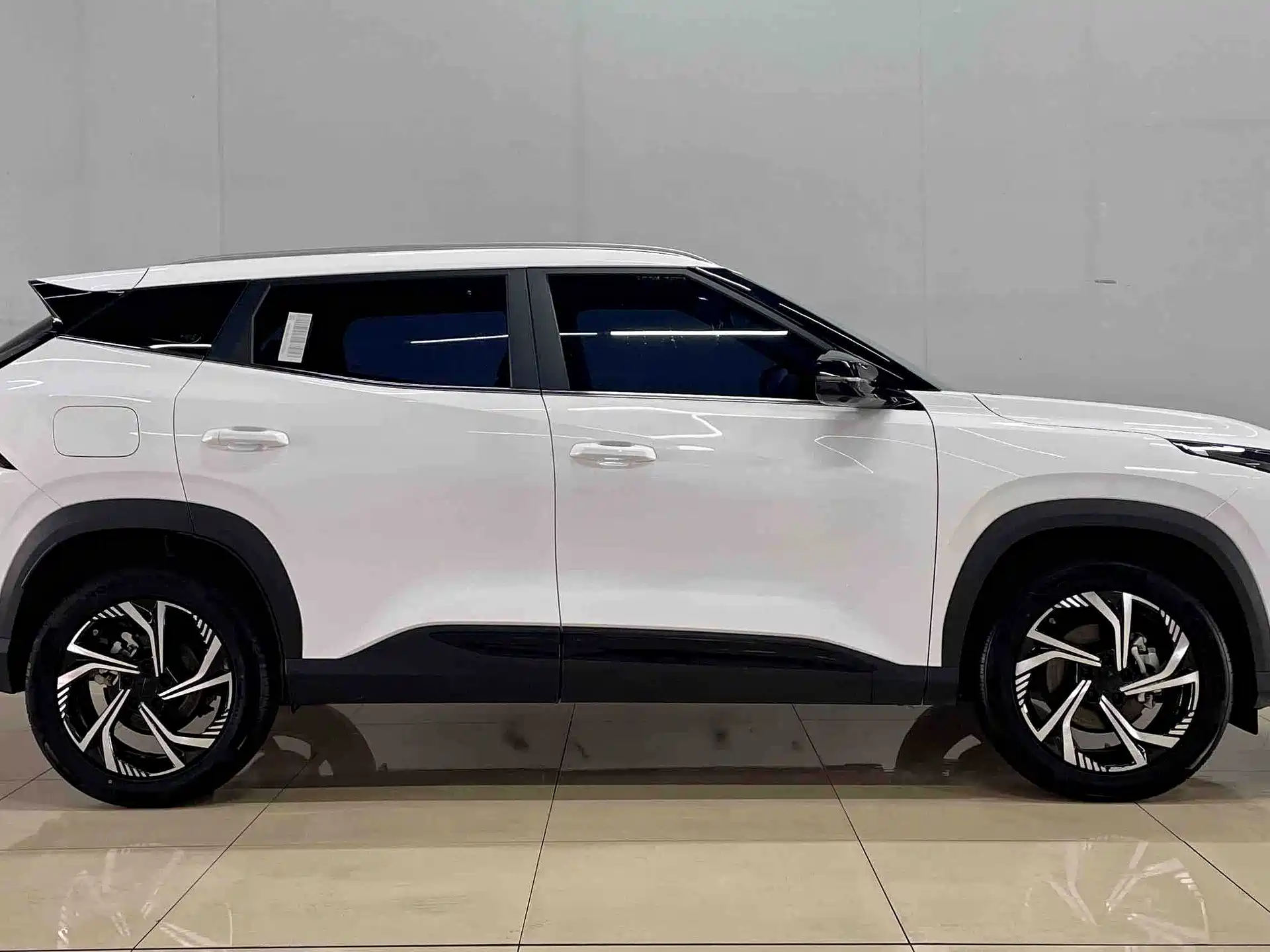 Фото 4 - Geely Atlas