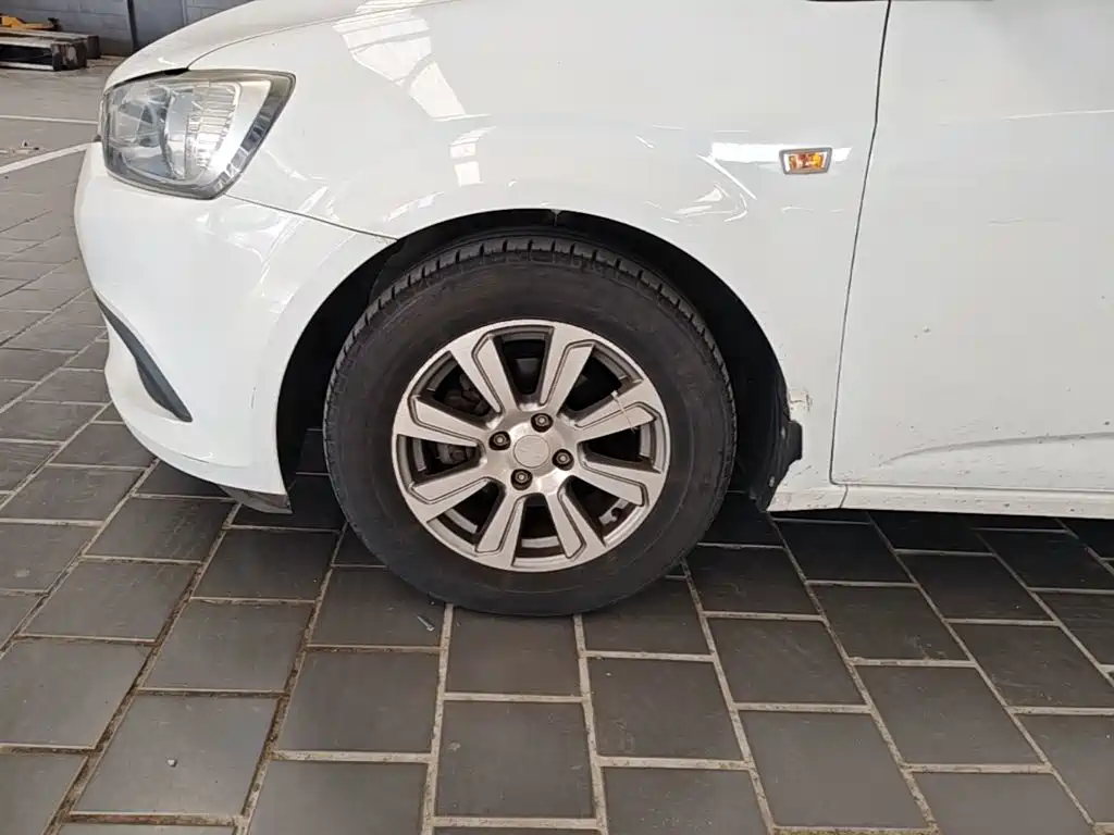 Chevrolet Aveo 2015 2014 Sedan 1.4SL MT Luxury Edition