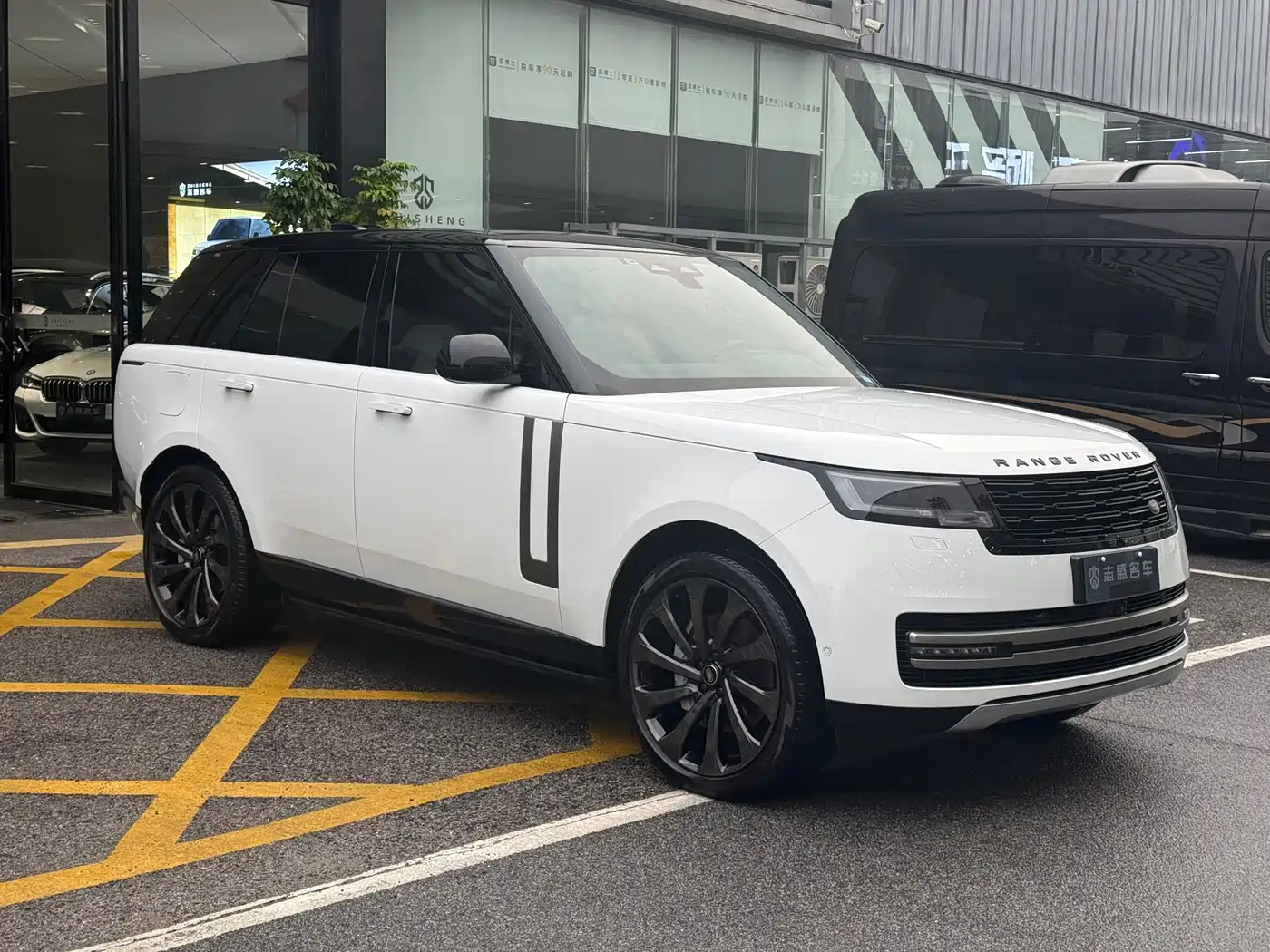 Land Rover Range Rover 2023 2023 3.0 L6 360PS Golden Age Edition