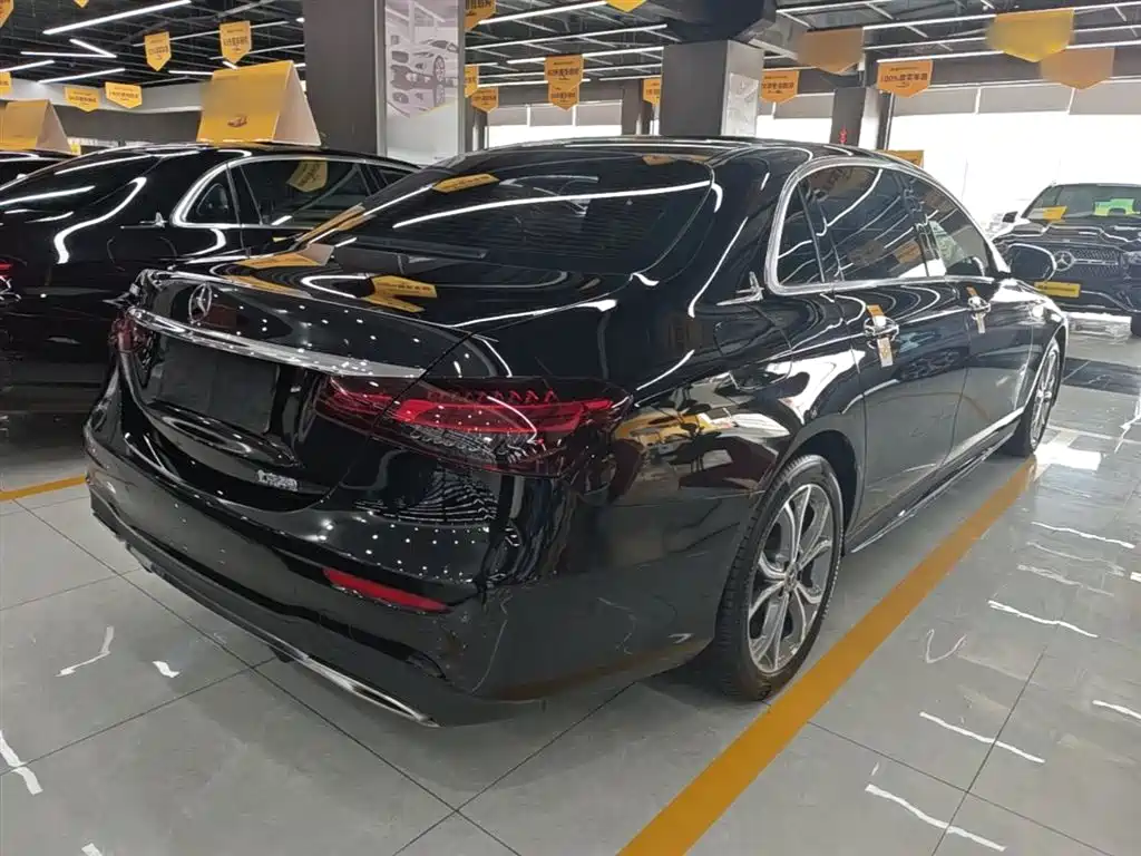 MERCEDES-BENZ E-CLASS