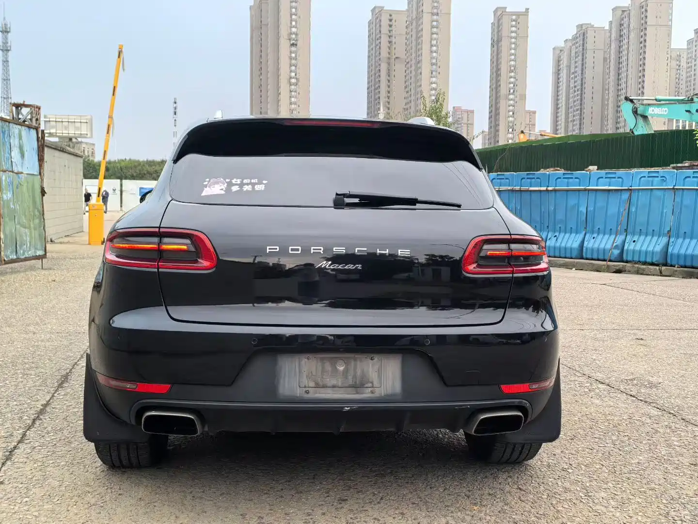 Photo 8 - Porsche Macan