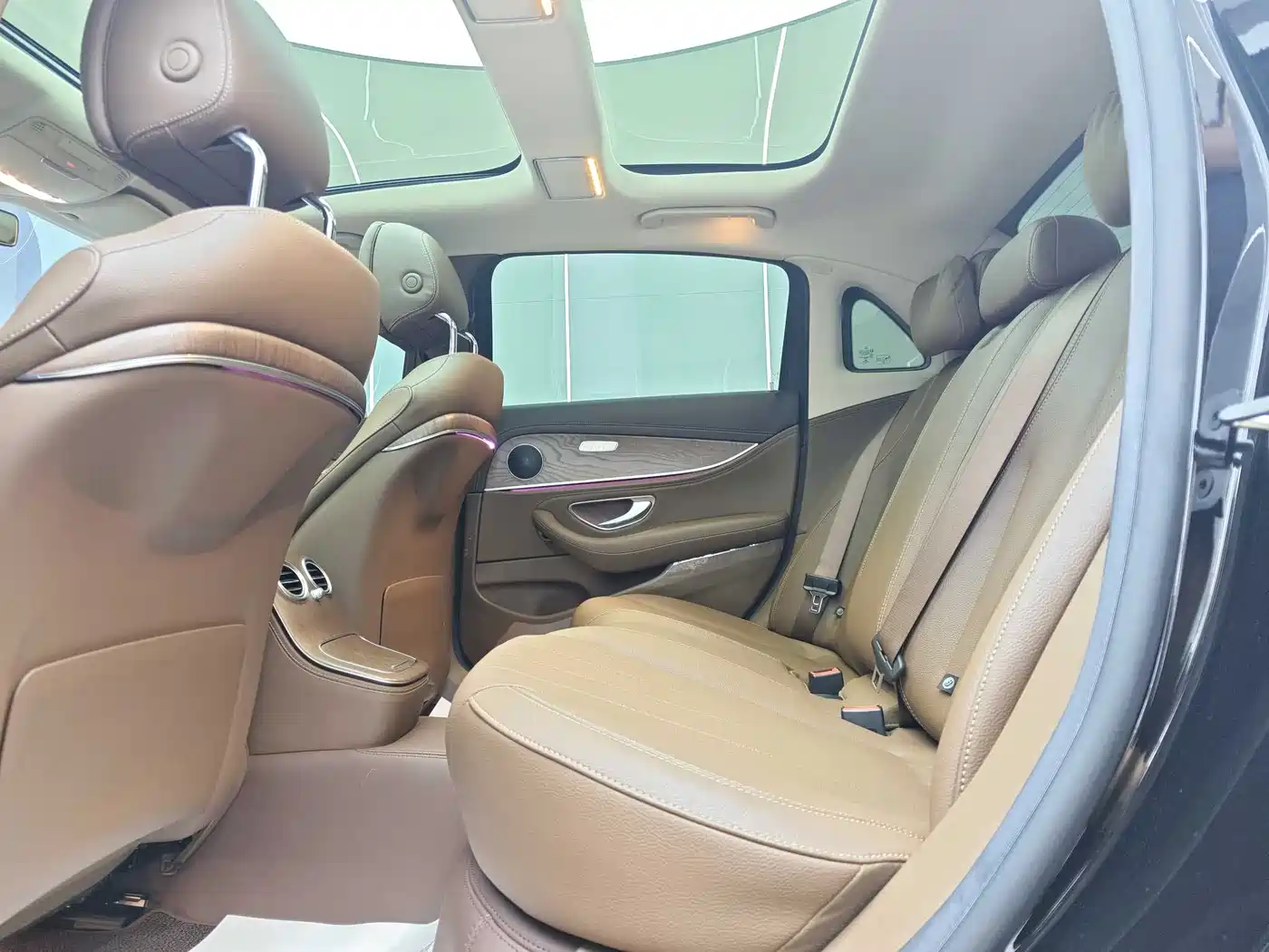 Mercedes-Benz E-Class 2022 E 300 L Fashion фото 17