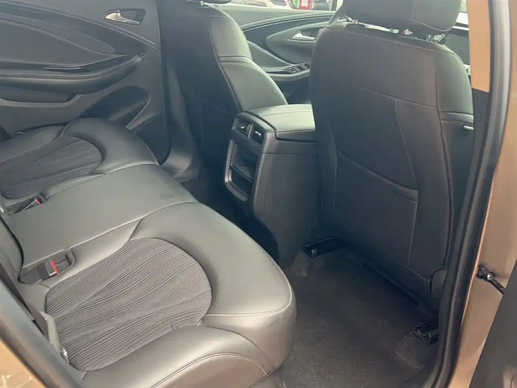 Buick Envision Plus 2017 20T FWD Premium фото 17