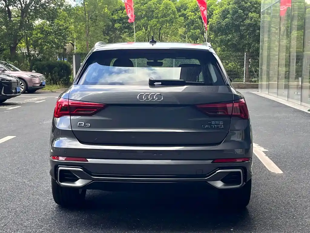 Audi Q3 2025 2025 quattro 45th Anniversary Edition 35TFSI Fashion Dynamic