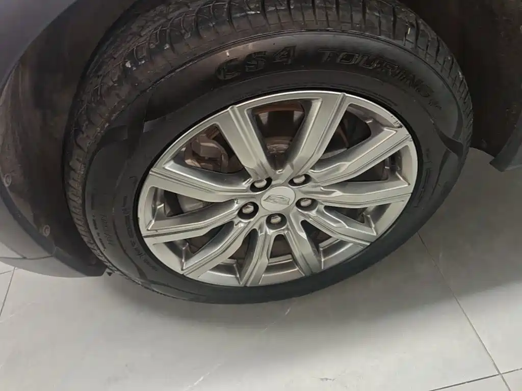 Cadillac XT4 2019 2018 28T FWD Leading Edition