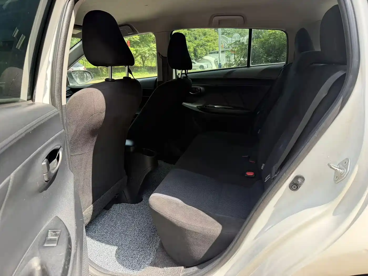 Toyota YARiS L Zhi Xuan 2016 Facelift 1.5E CVT Charming Edition фото 4
