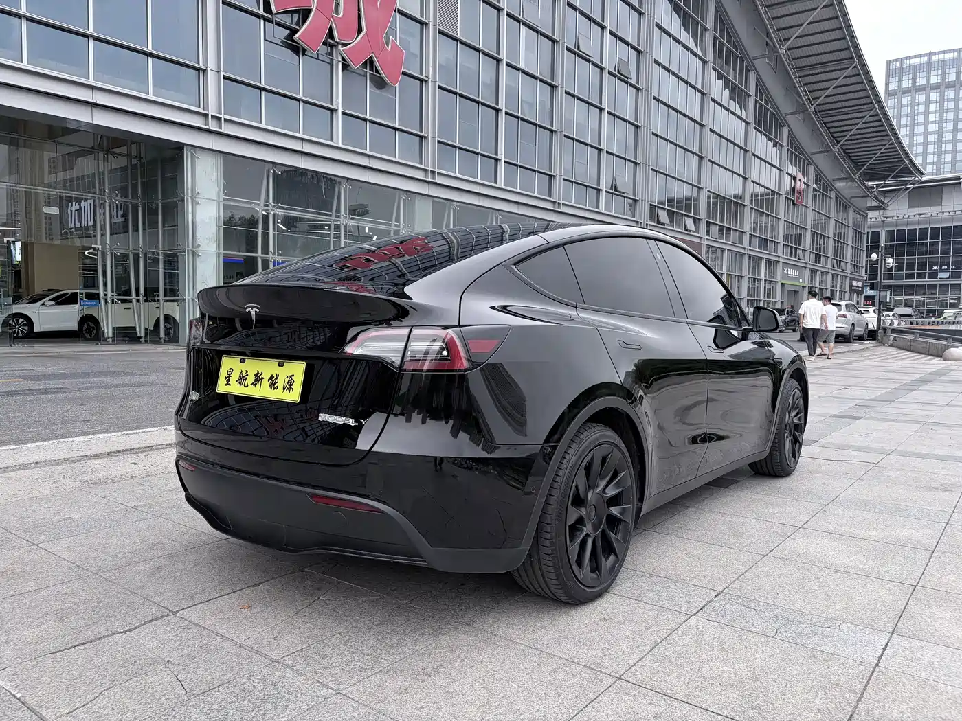 Фото 8 - Tesla Model Y