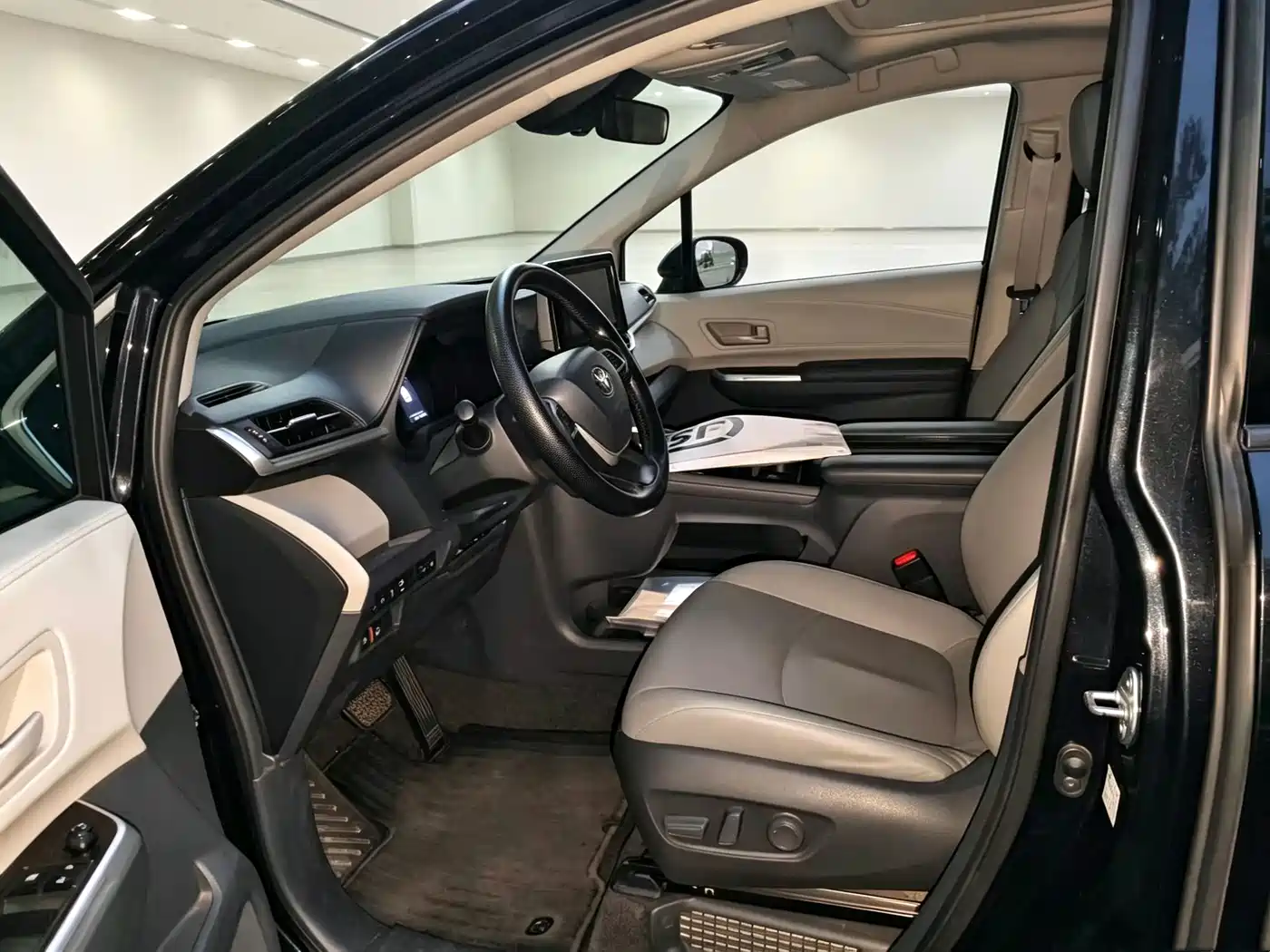 Toyota Granvia 2023 2023 2.5L Hybrid Comfort Edition