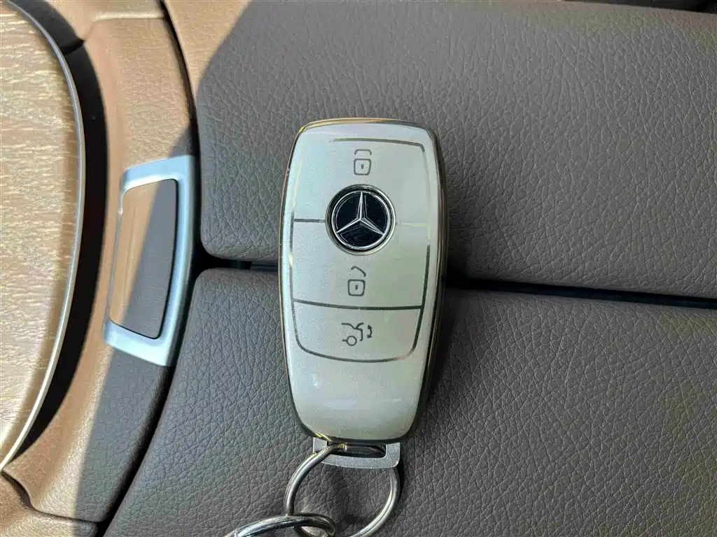 Mercedes-Benz E-Class 2021 E 300 L Fashion фото 31