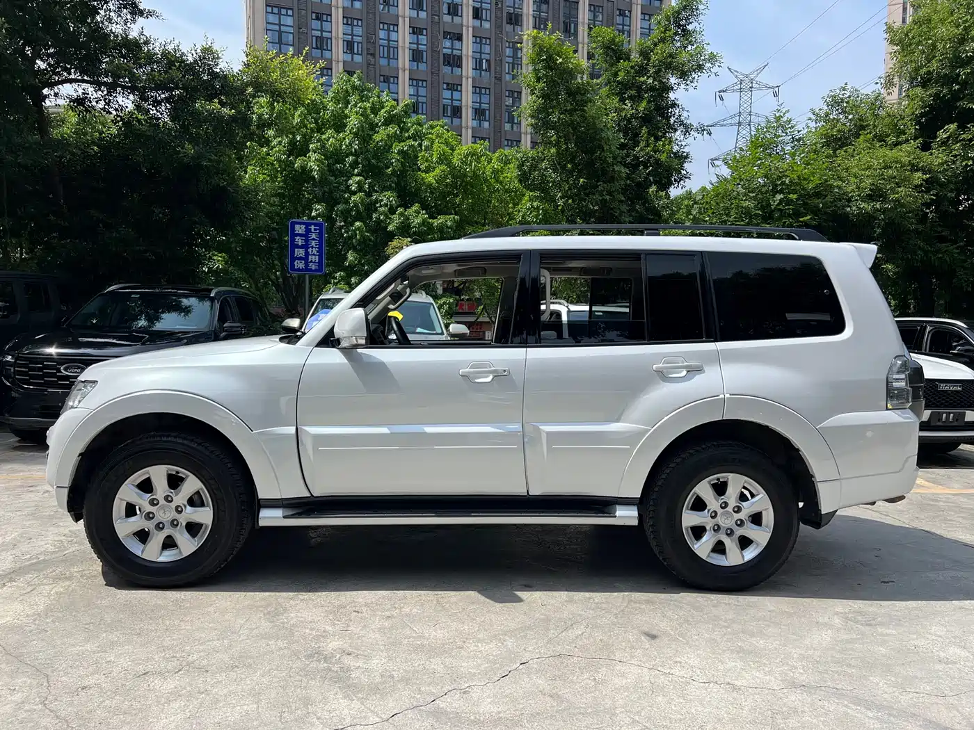 Mitsubishi Pajero (Import) 2020 3.0L Automatic Standard Edition фото 6