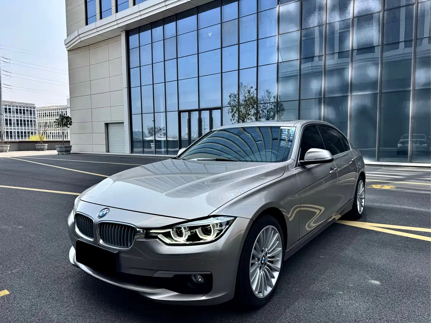 BMW 3 SERIES