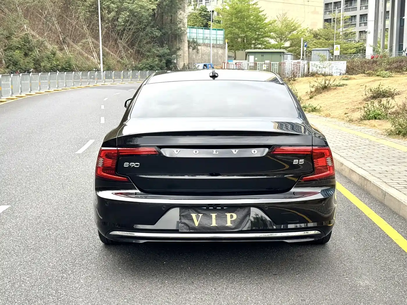 VOLVO S90