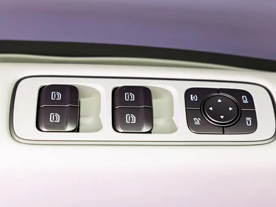 Photo 13 - Li Auto i6