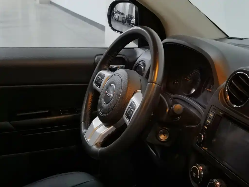 Jeep Compass (Import) 2014 2014 Facelift 2.0L 2WD Progressive Edition