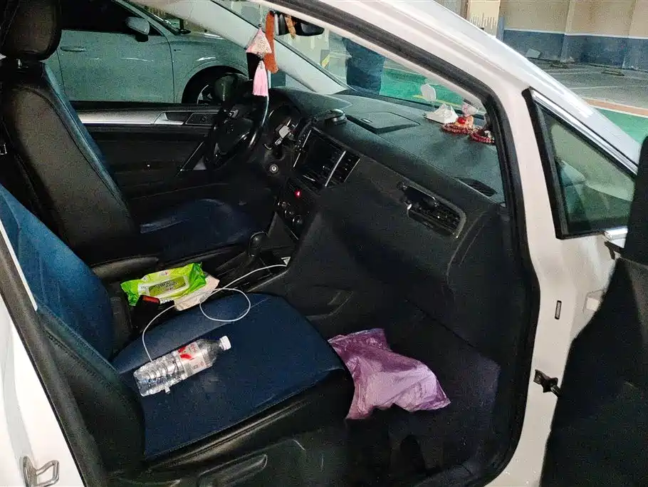 VOLKSWAGEN GOLF*JIAYU