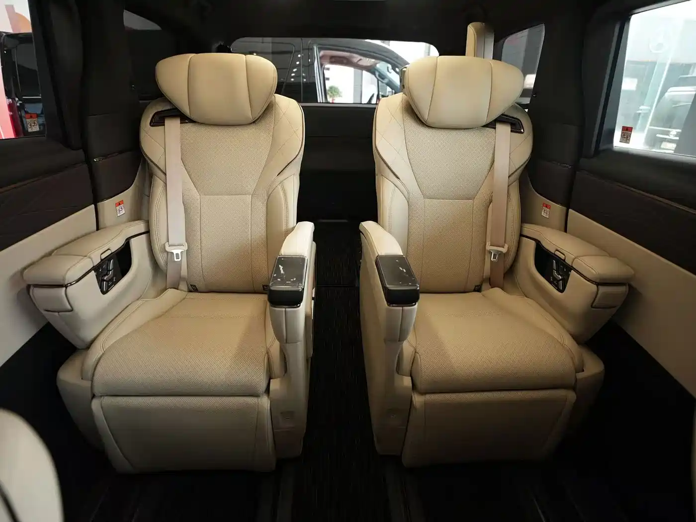 Toyota Alphard 2026 2025 Hybrid 2.5L Prestige Gold Edition