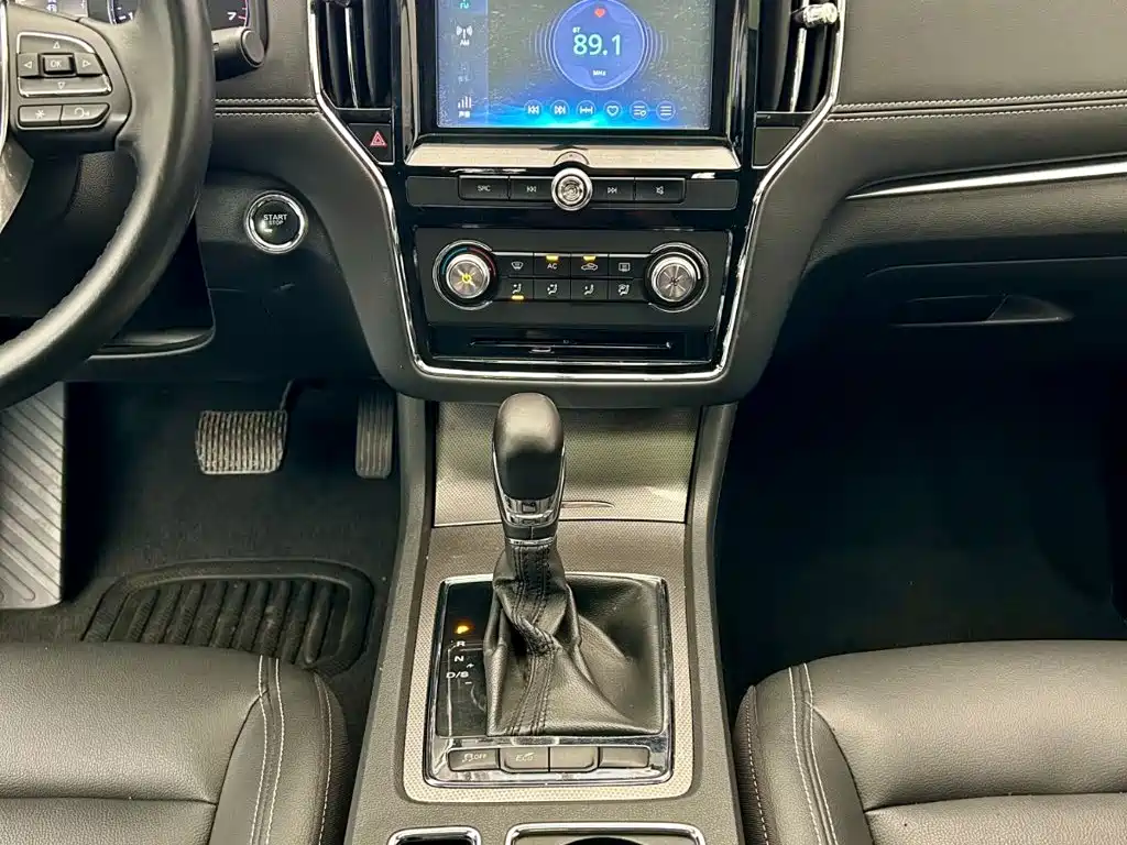 Фото 9 - Roewe i6