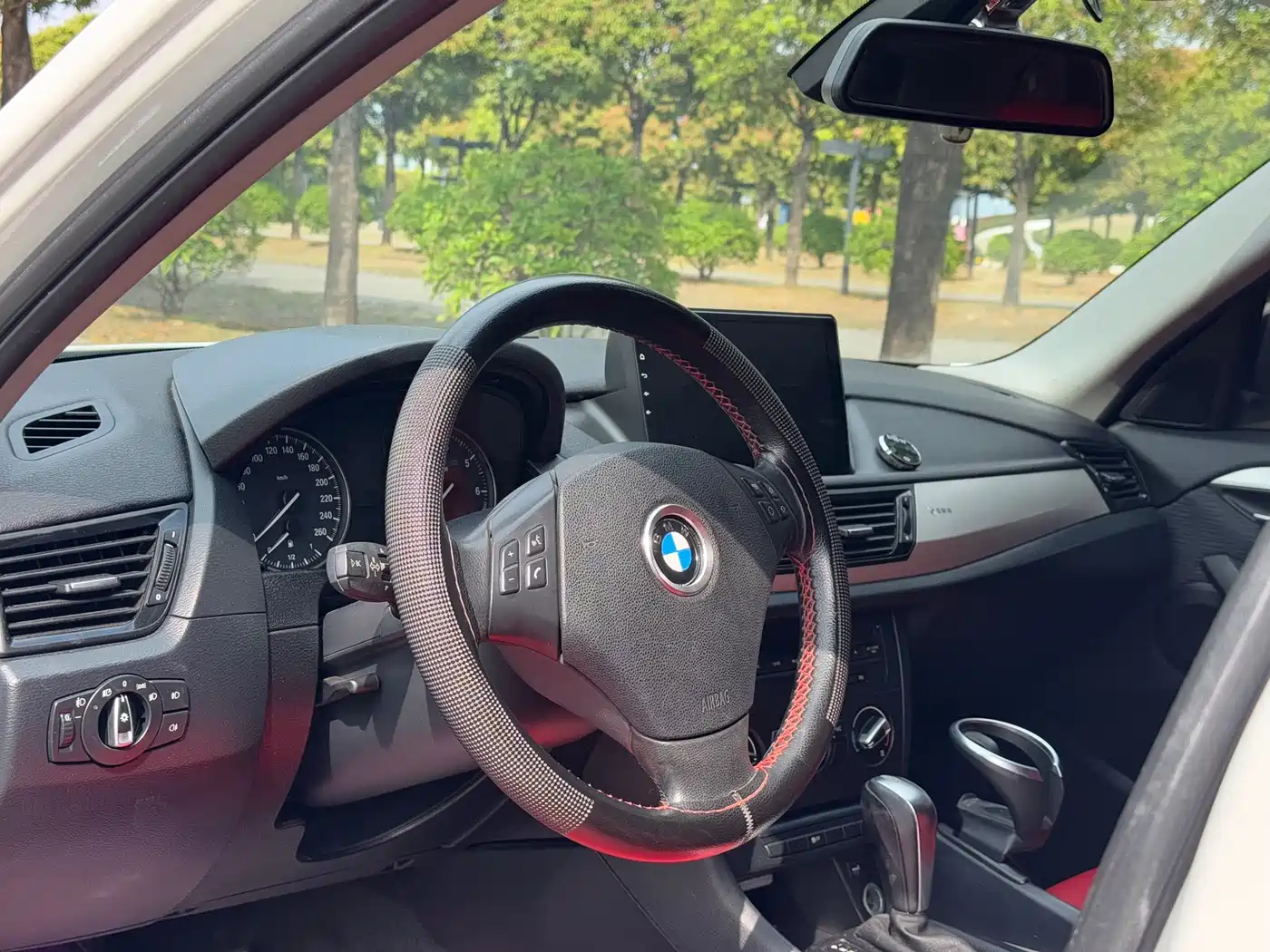 BMW X1 2013 sDrive18i Fashion фото 8