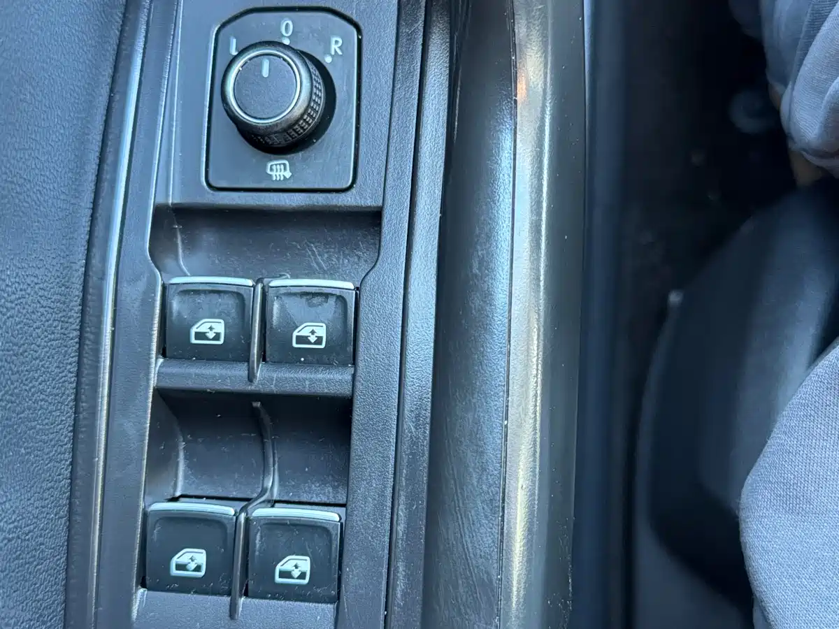 VOLKSWAGEN T ROC EXPLORING SONGS