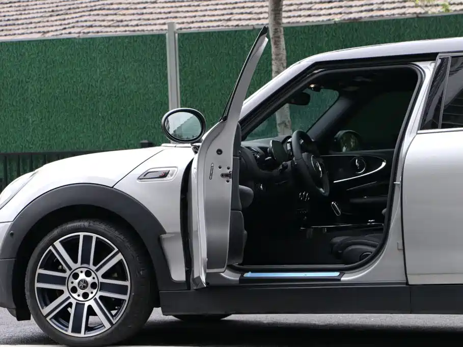 MINI CLUBMAN 2023 2023 Facelift 2.0T COOPER S Connoisseur