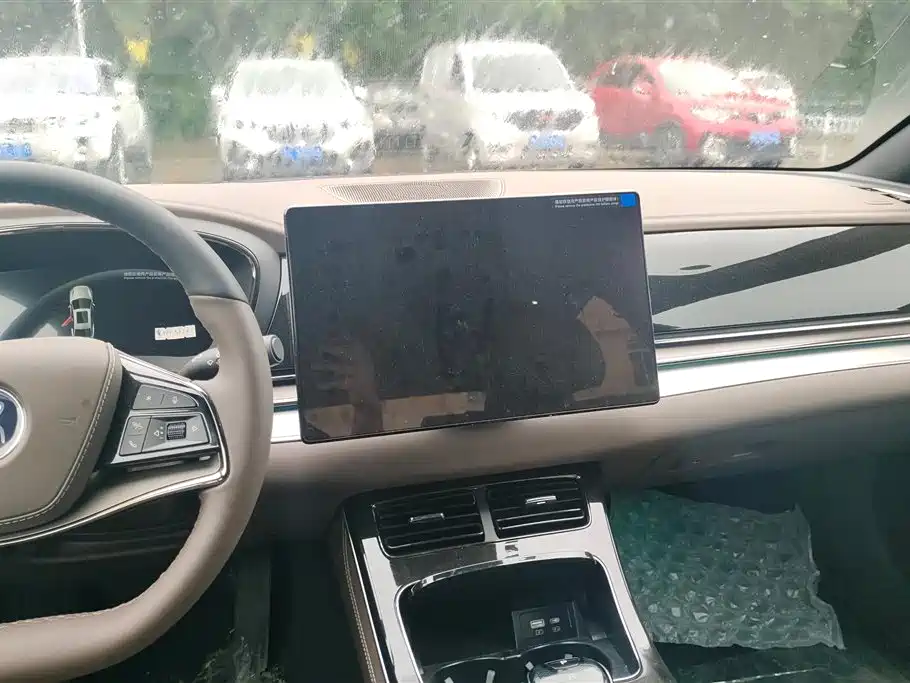 BYD Han 2025 DM-i Smart Driving Edition 125KM Honor фото 13