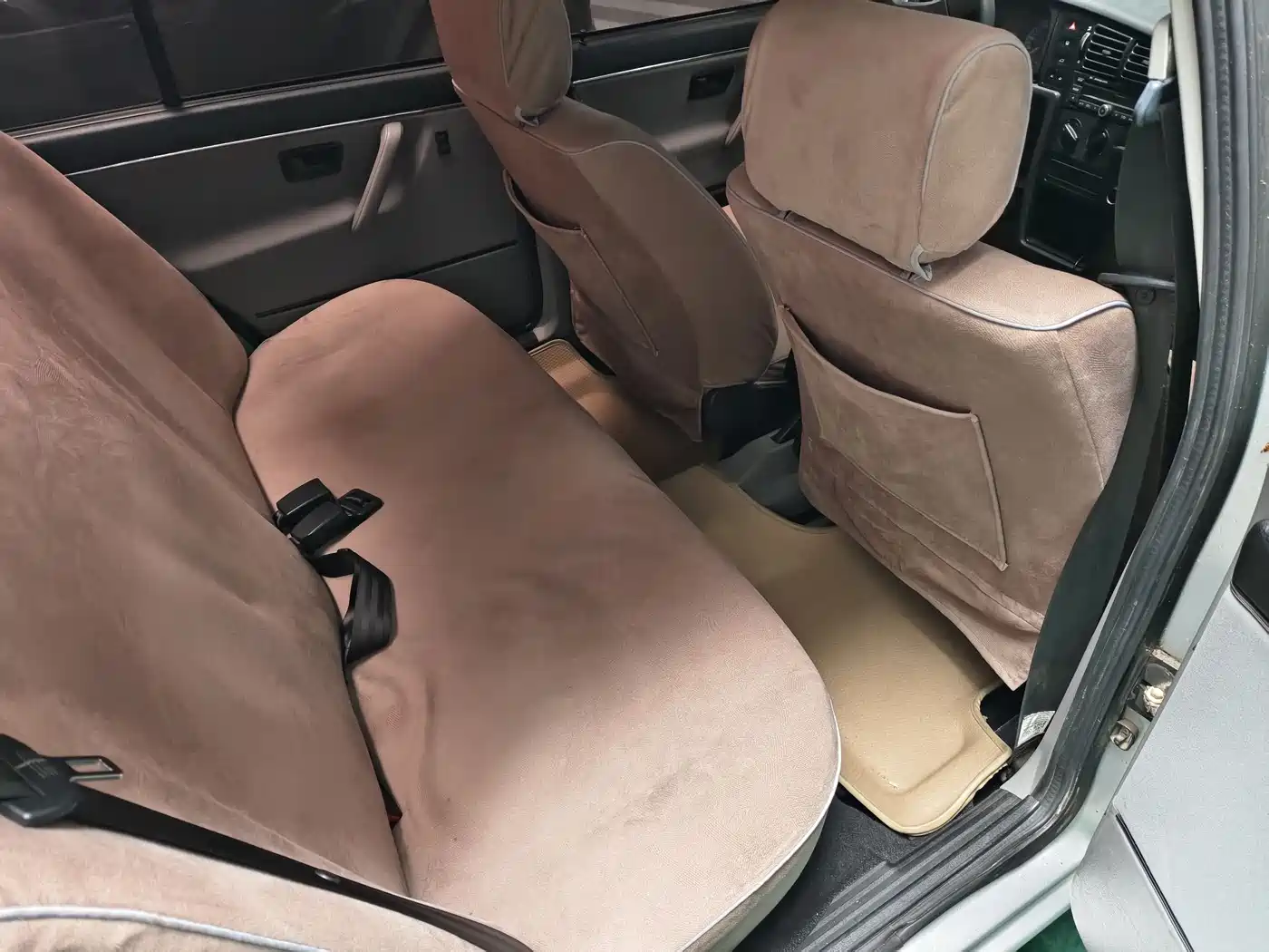 Volkswagen Jetta 2010 1.6L Partner фото 12
