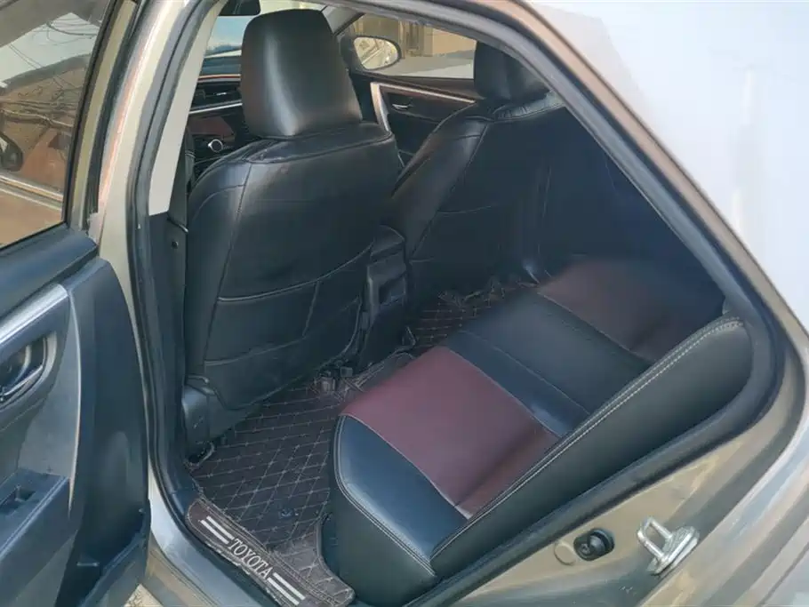 Toyota Corolla 2017 Facelift Hybrid 1.8L E-CVT Elite Edition фото 11