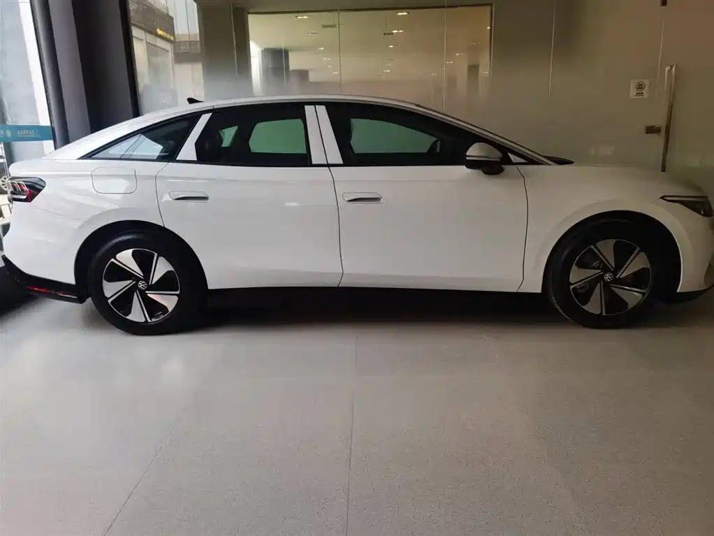 VOLKSWAGEN ID.7 VIZZION