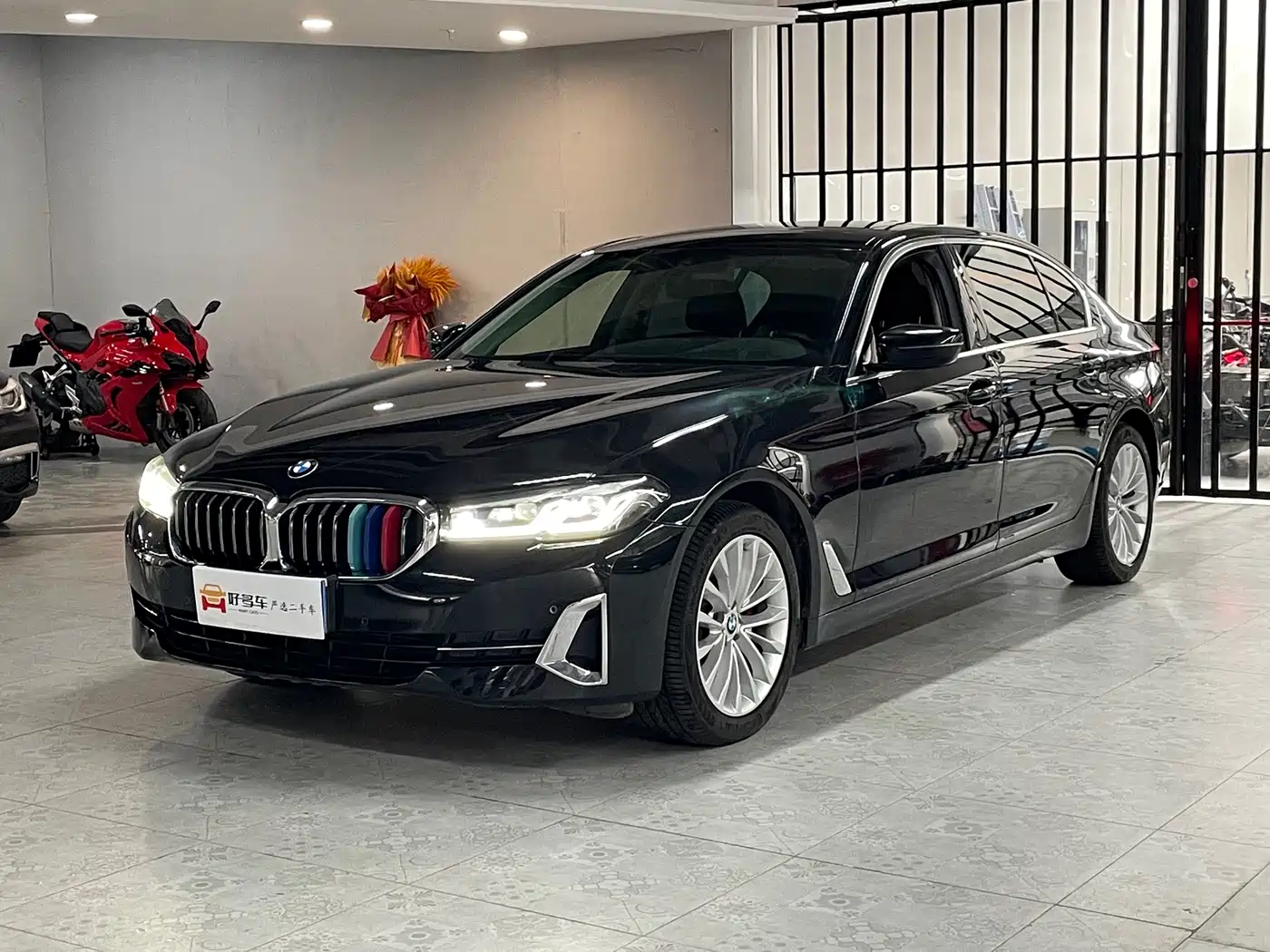 Фото 1 - BMW 5 Series