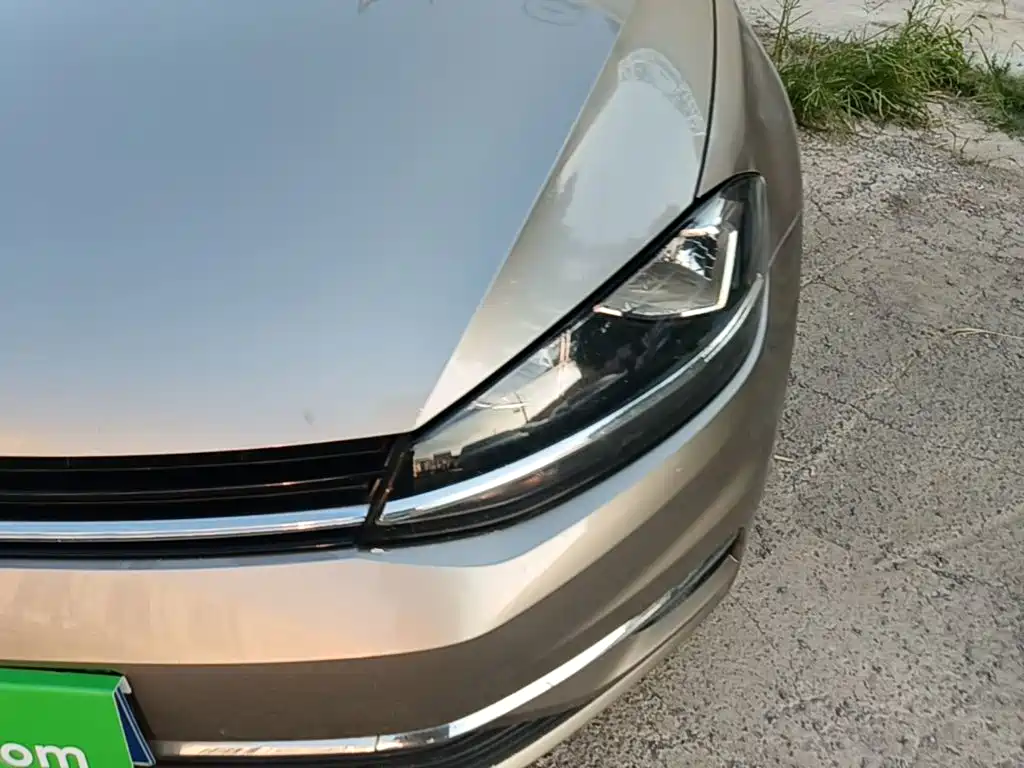 Фото 24 - Volkswagen Golf