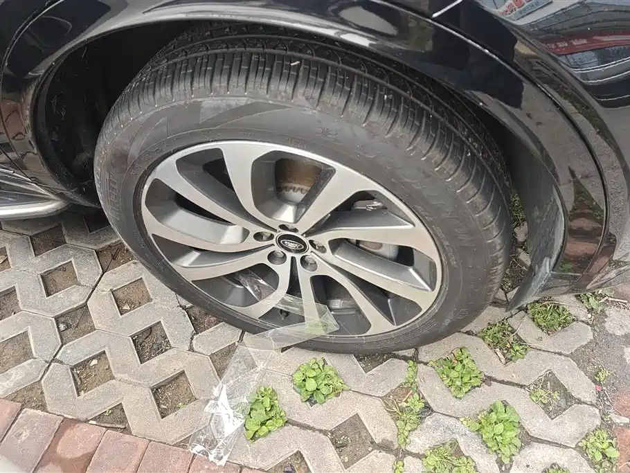 LAND ROVER DISCOVER SPORTS