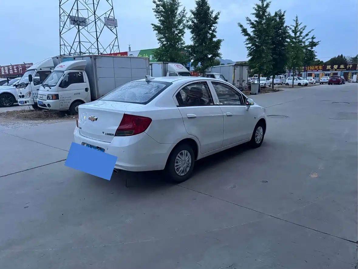 Chevrolet Sail 2013 Sedan 1.2L Manual Ideal Edition фото 4