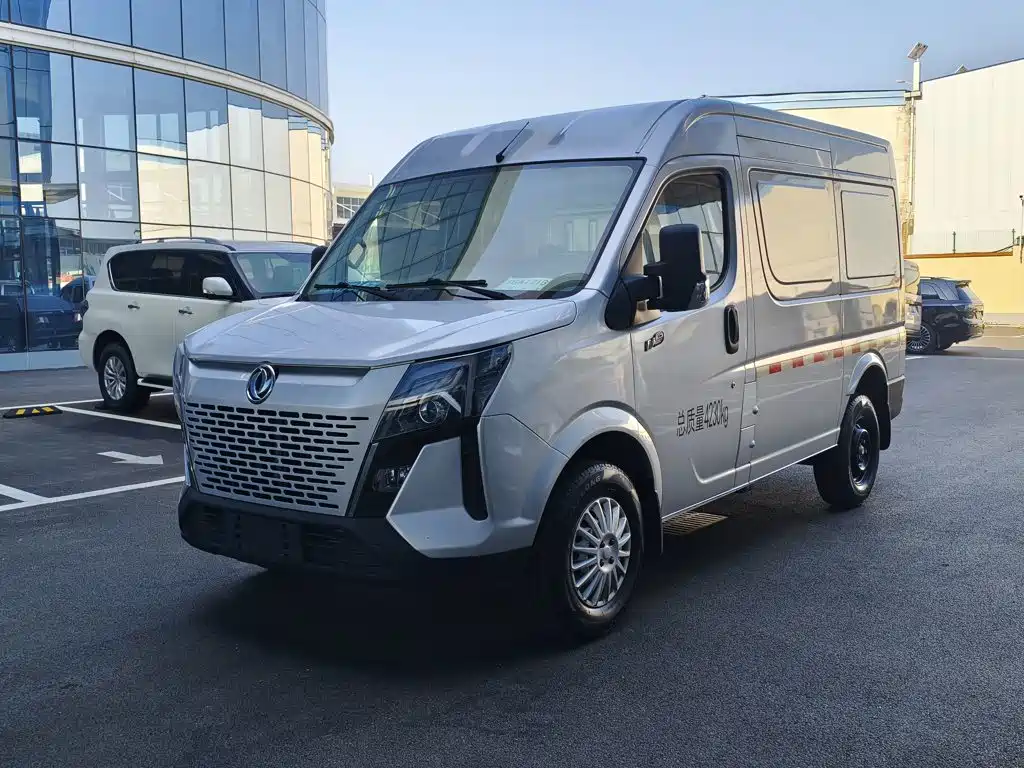 Dongfeng Yufeng Yufeng 2023 2023 V9+ 2.3T Manual FWD Van Short Wheelbase Medium Roof 3 Seater