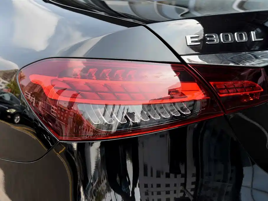 Mercedes-Benz E-Class 2021 E 300 L Sport Luxury Edition фото 5