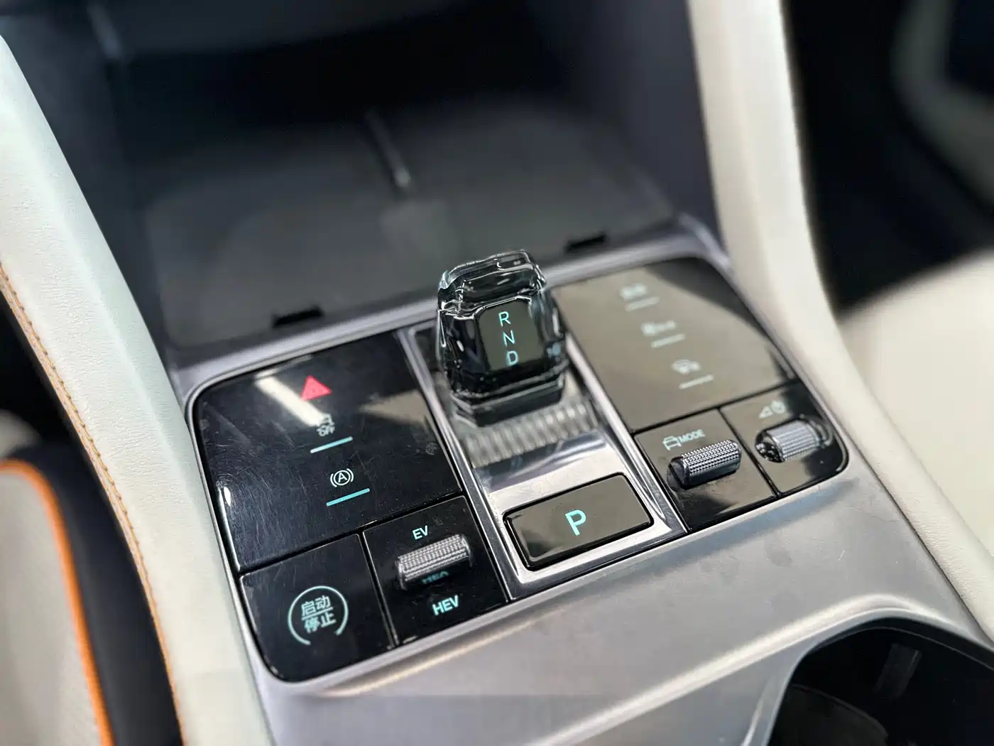BYD Song PLUS PHEV 2023 Champion Edition DM-i 110KM Flagship PLUS фото 12