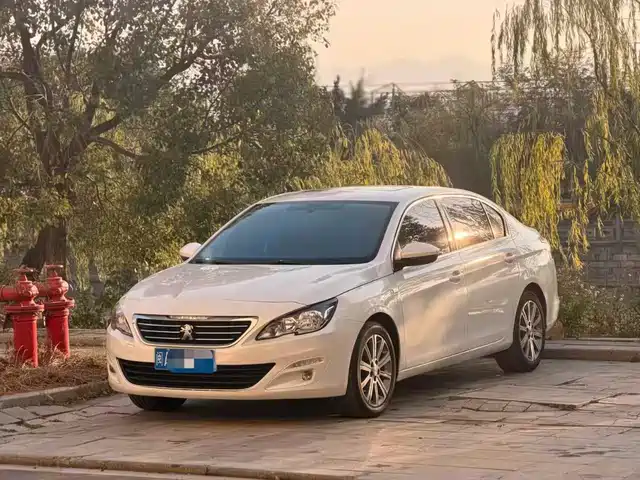 PEUGEOT 408