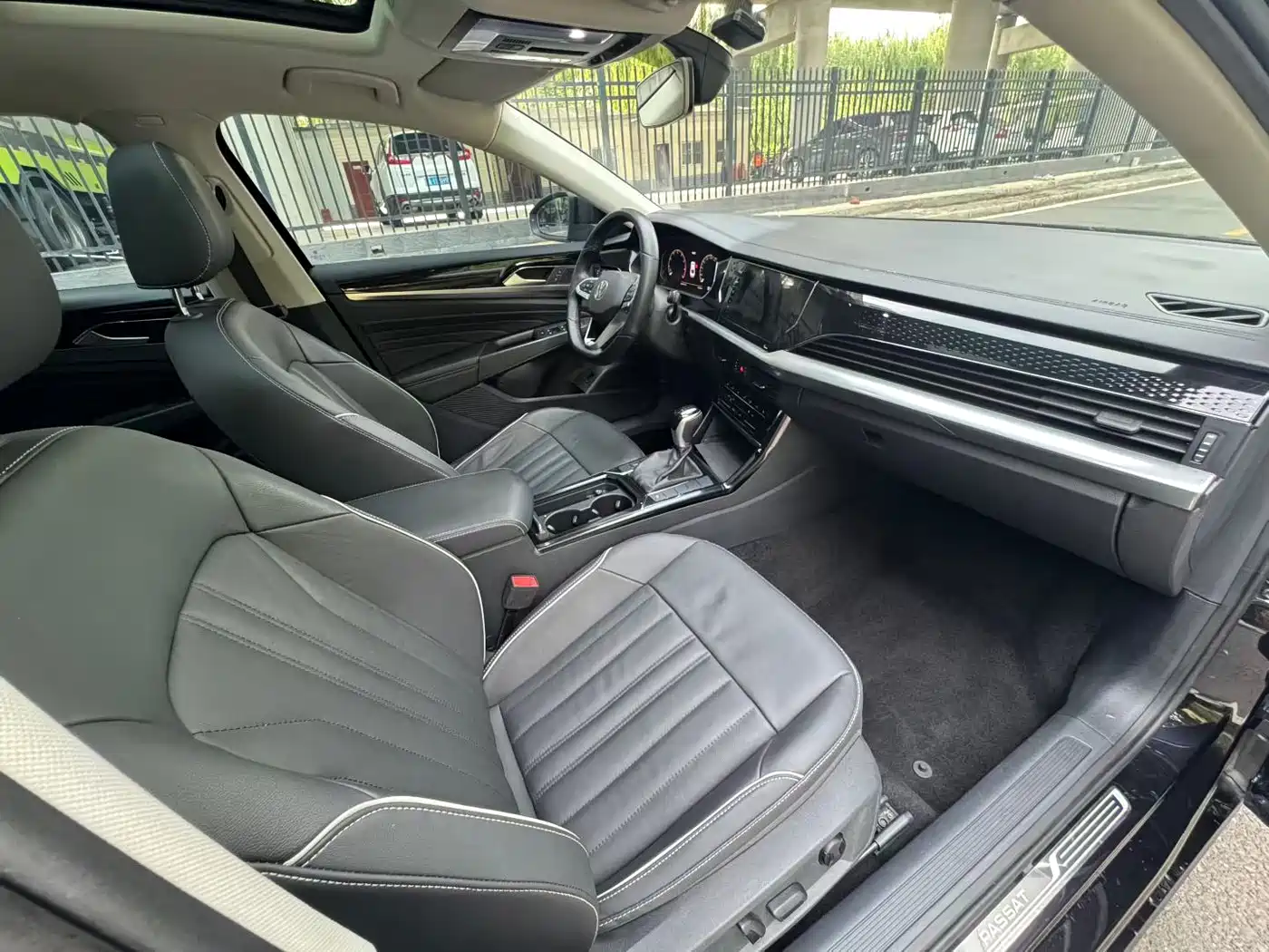 Volkswagen Passat 2022 330TSI Starlight Elite Edition фото 6