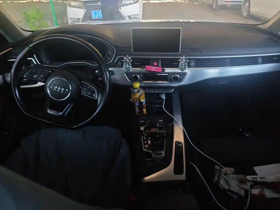 Photo 12 - Audi A4L