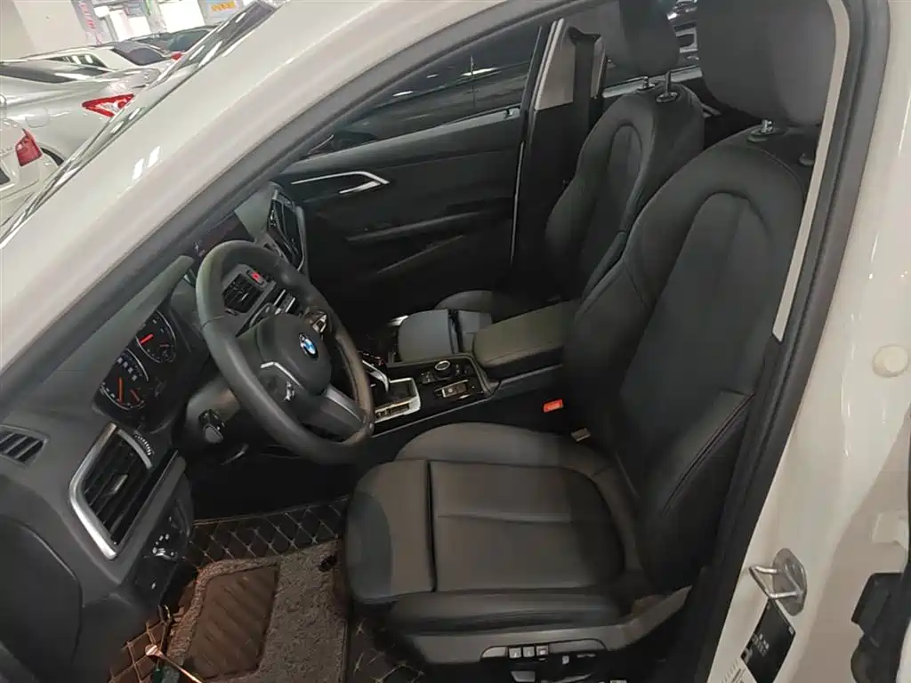 BMW 1 Series 2020 Model 125i Leading M Sport Package фото 15
